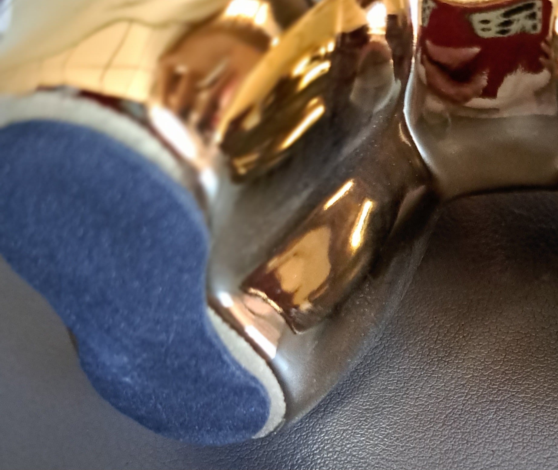 Keramik-Metallic Hunde