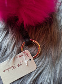 Schlüsselanhänger Flauschi Bordeaux rot