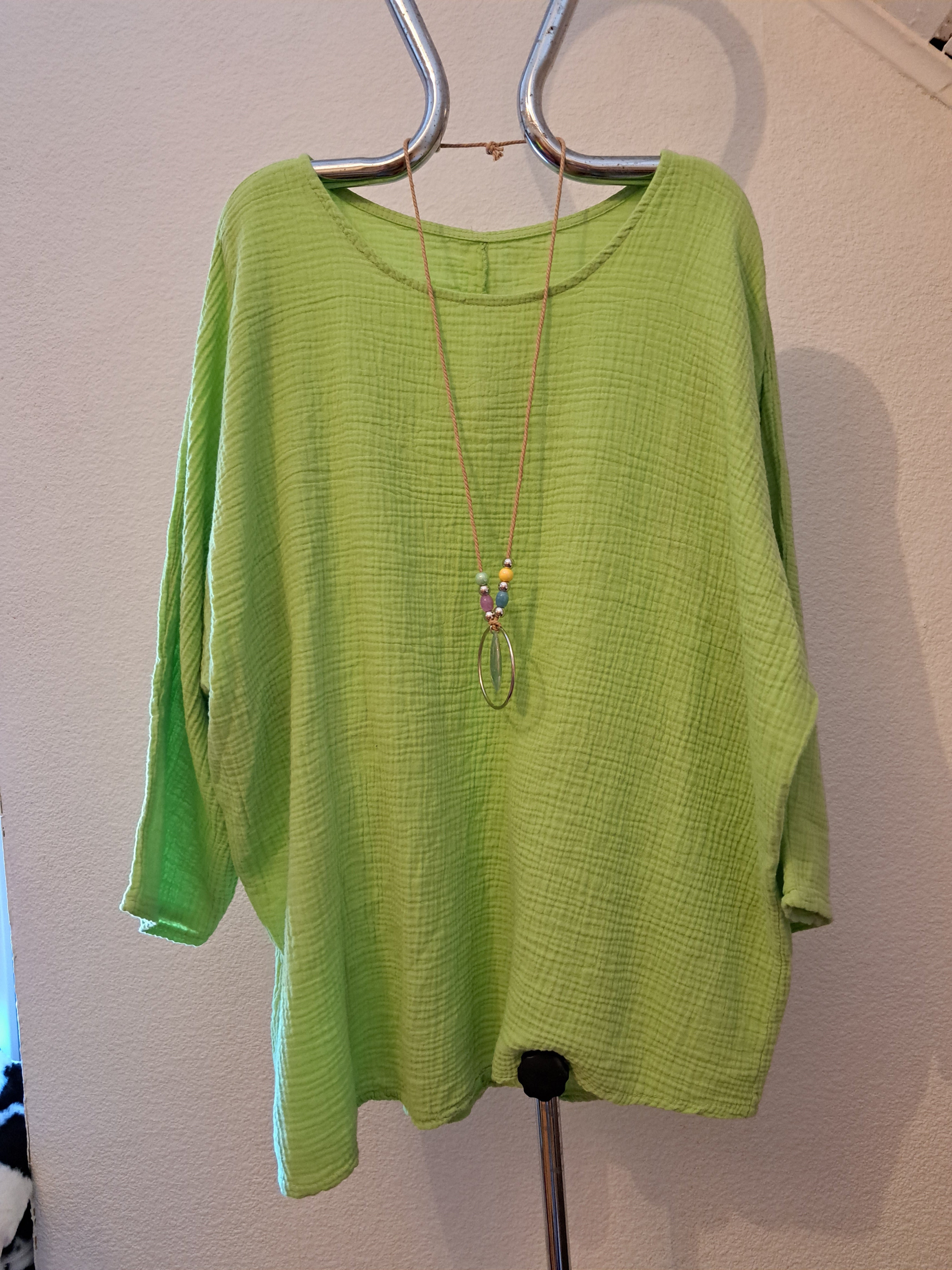 Musselin Tunika grün mit Kette