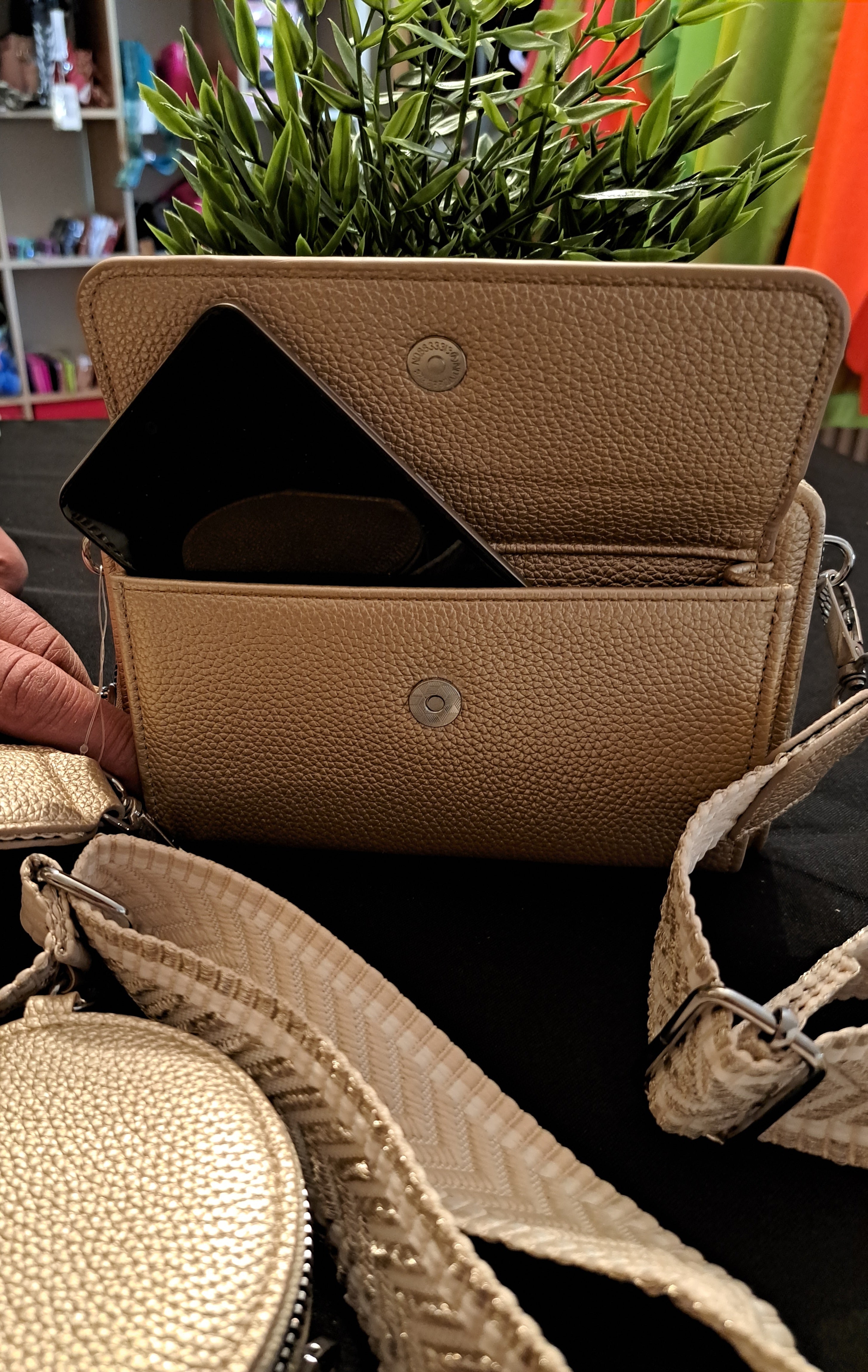 Handy-Handtasche mit Geldbörse Champagner