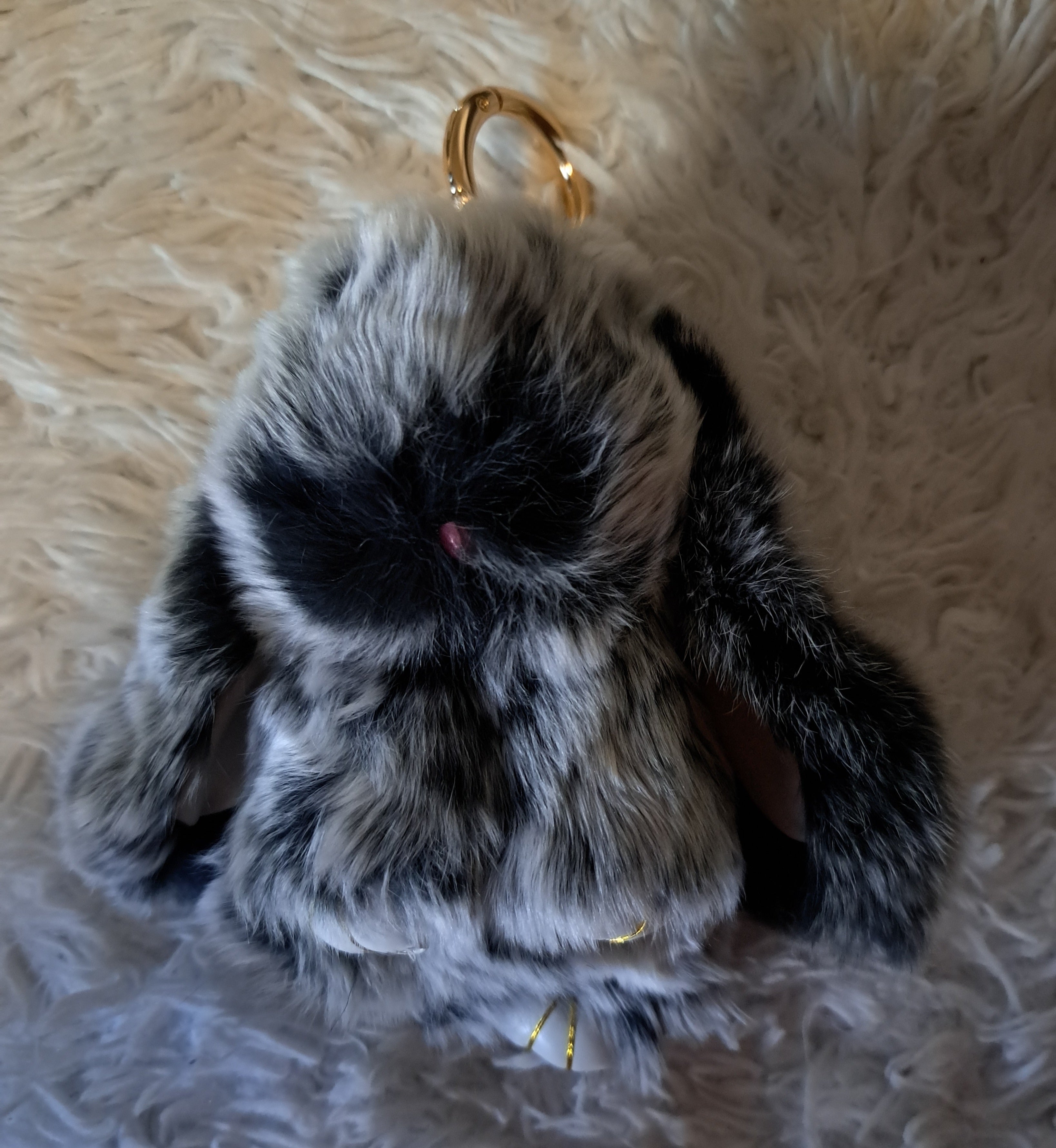 Schlüssel/Taschenanhänger Hase Plüschi grau