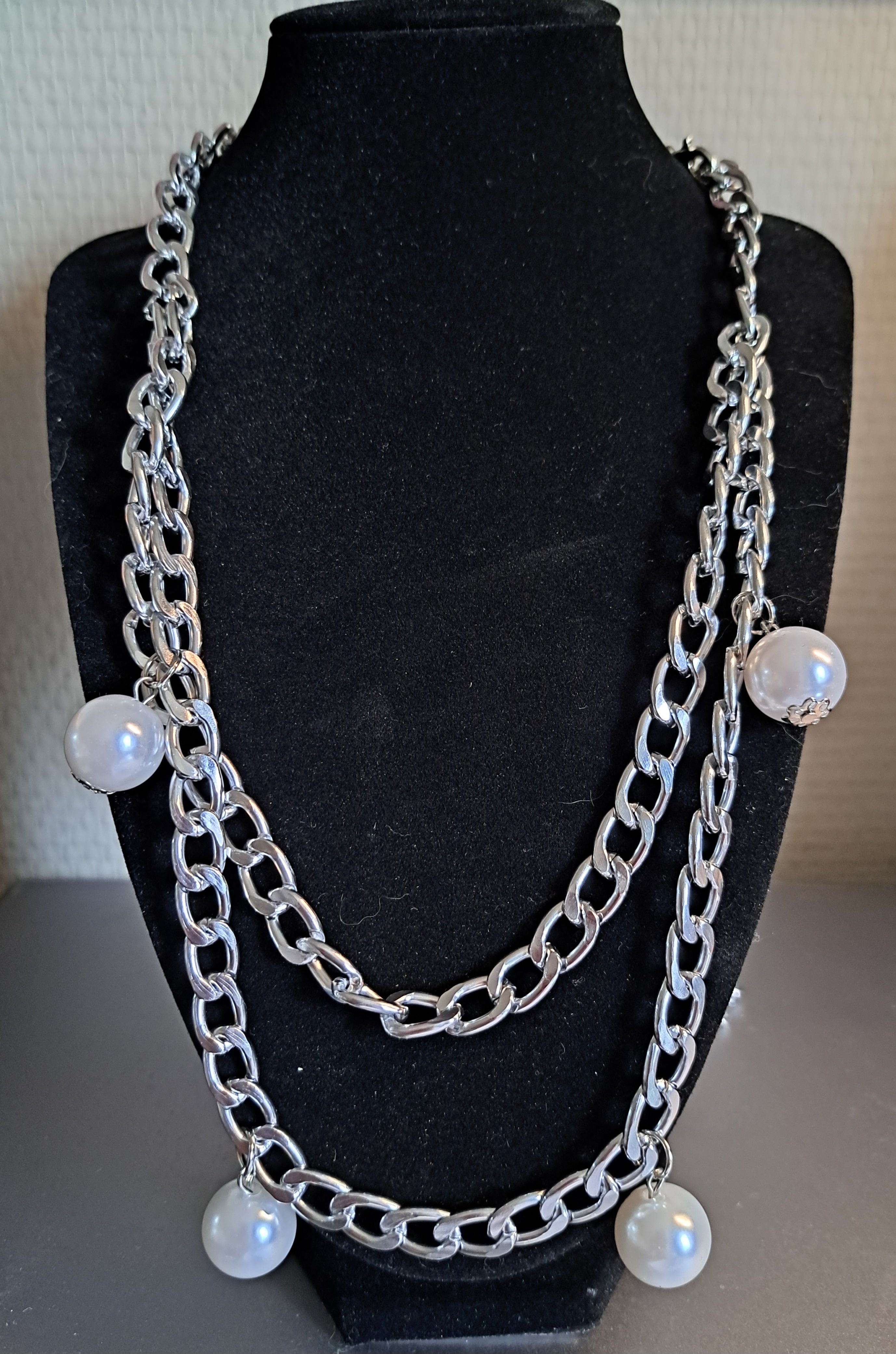 Long Kette mit Perlen Modell 06